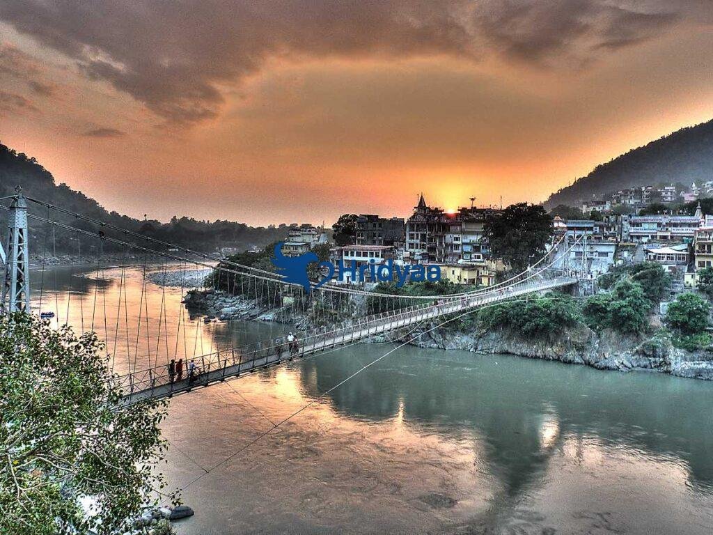 Lakshman Jhula suspension bridge in Rishikesh before its closure in 2019