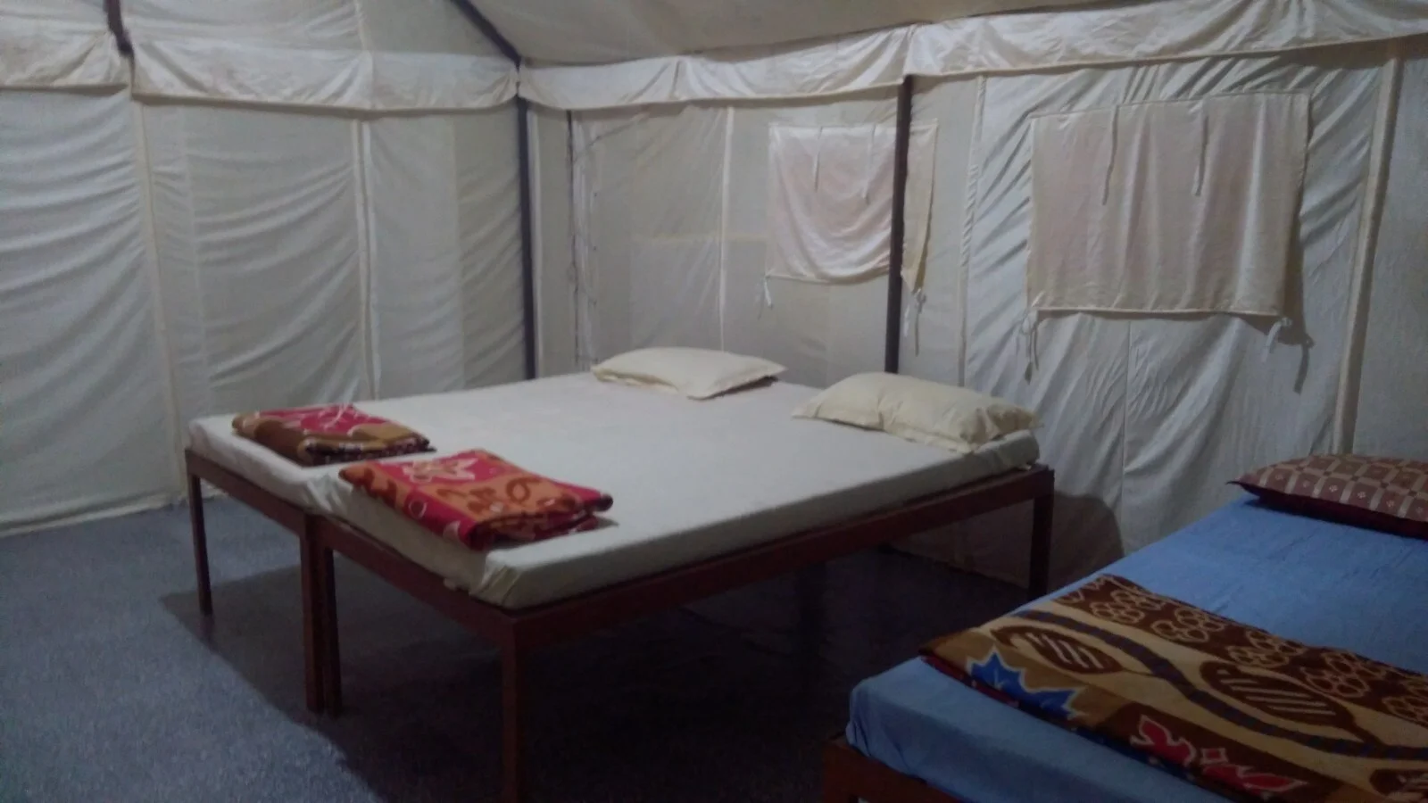 camp-inside