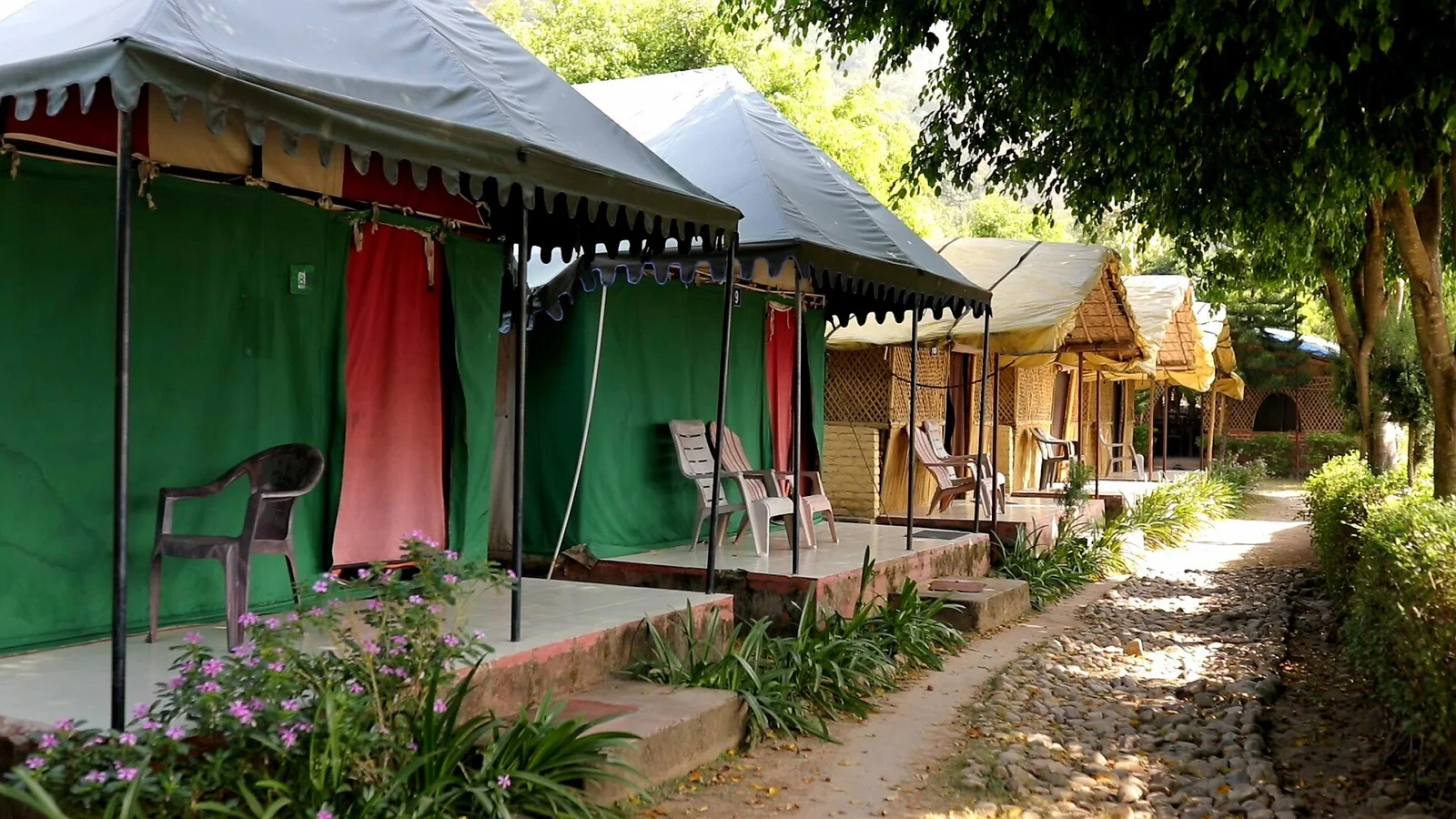 camps-bamboo-cottages